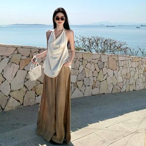 Old Money Style Women's Summer Two-Piece Set: Halter Neck Backless Top and High-Waist Wide-Leg Pants, Vacation Look