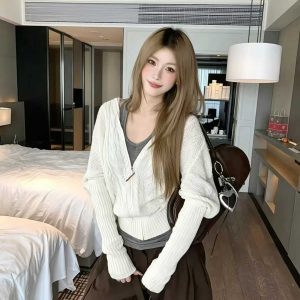 Korean Style Batwing Sleeve Hooded Knit Cardigan Women 2025 Early Autumn Zip Design Casual Pullover Sweater Coat