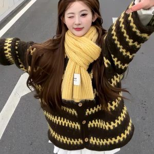 Retro Wavy Stripe Round Neck Cardigan Women Winter Loose Knit Coat